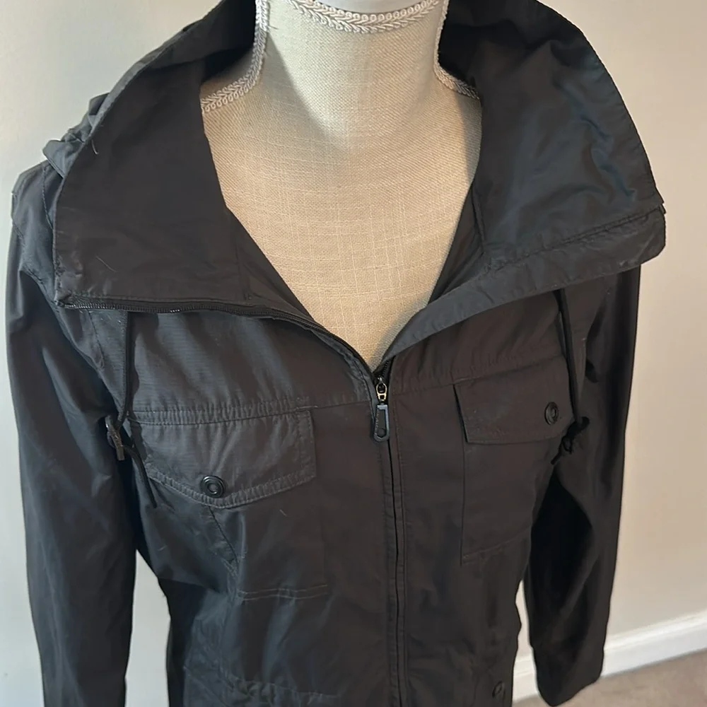 Mountain Hardwear excellent vents zippered